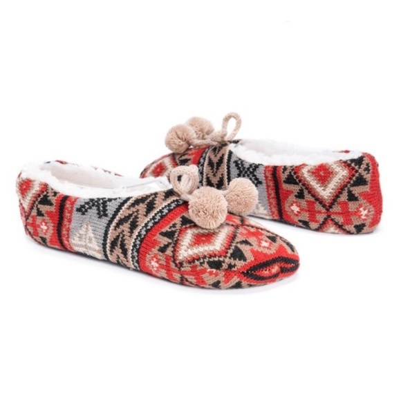 Shoes - Women’s Cozy Slip On Slippers